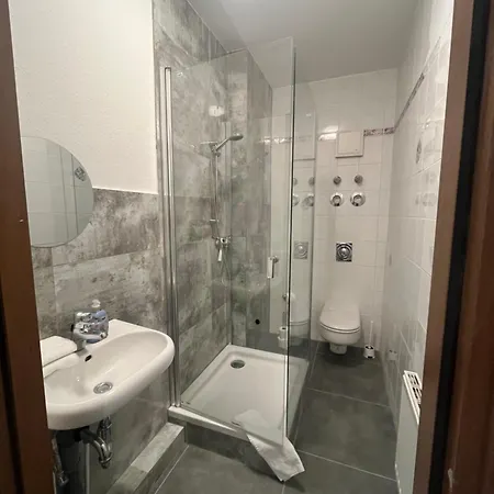 Monteurzimmerking Leipzig-paunsdorf Apartment *